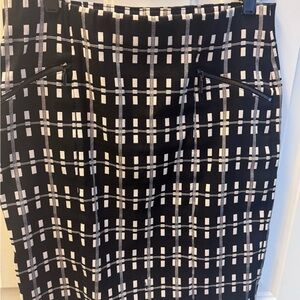 Black and White Patterned Pencil Skirt